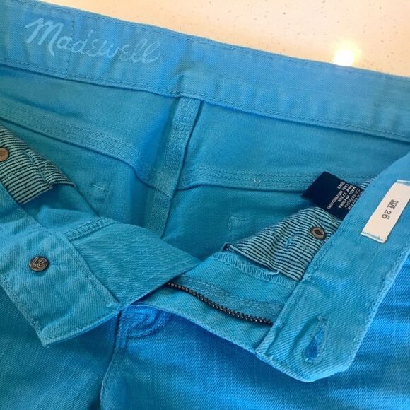 Madewell Garment Dyed‎ Midi-Cuffed Shorts - Picture 4 of 7